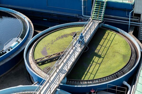 ¿Sabes cómo funciona una planta depuradora? Te lo explicamos paso a paso